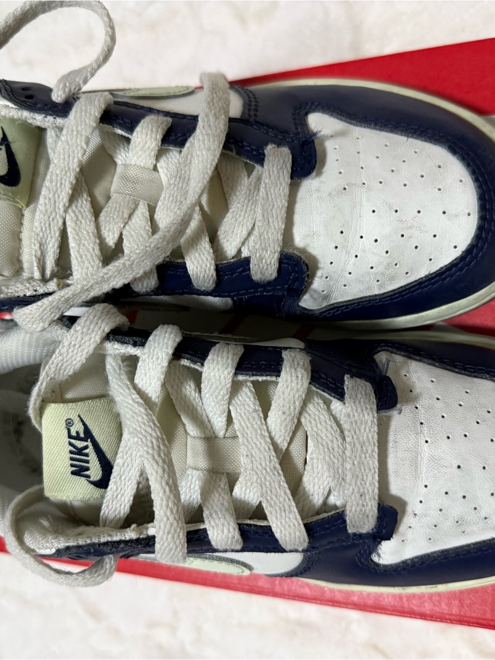 Nike Kids White and Navy Low-Top Sneakers